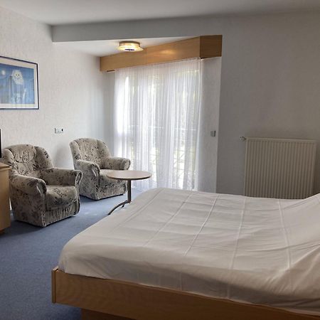 Hotel Altitude Бург-Ройланд Екстер'єр фото